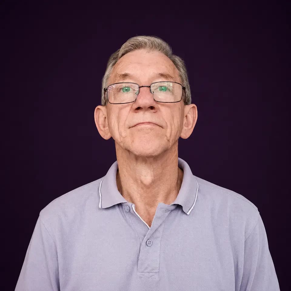 Retrato de Marcelo Martínez, creador y arquitecto de BegaIA